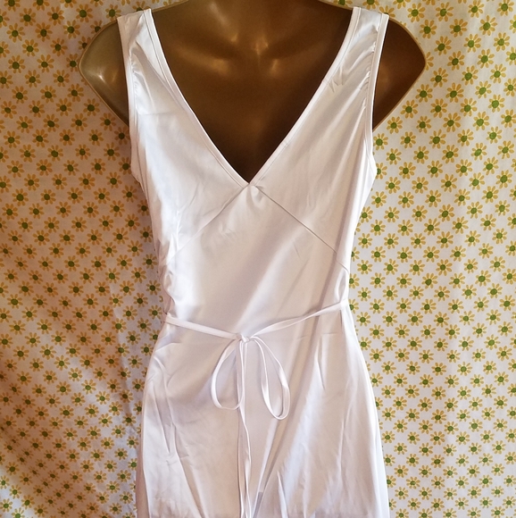 Sleeveless V-Neck Maxi Dress in Ivory - Picture 5 of 9